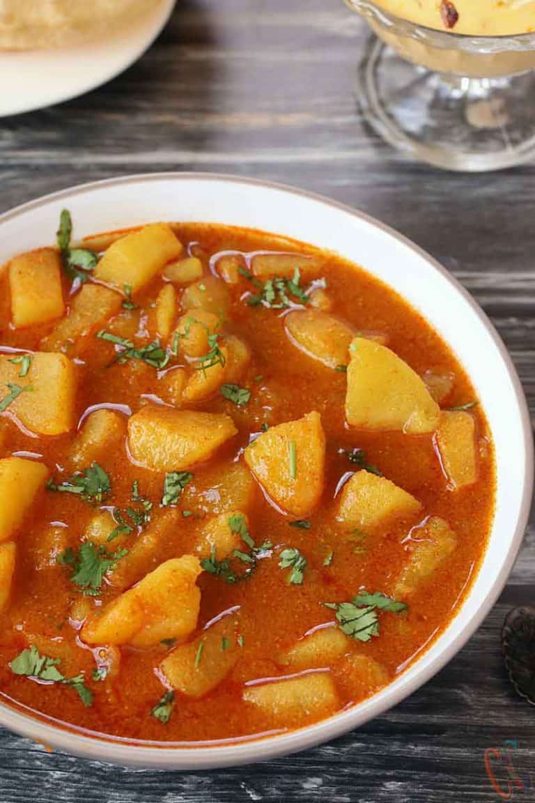 Rasavalu Bateta Nu Shak | Instant Pot Simple Potato Curry for chapathi