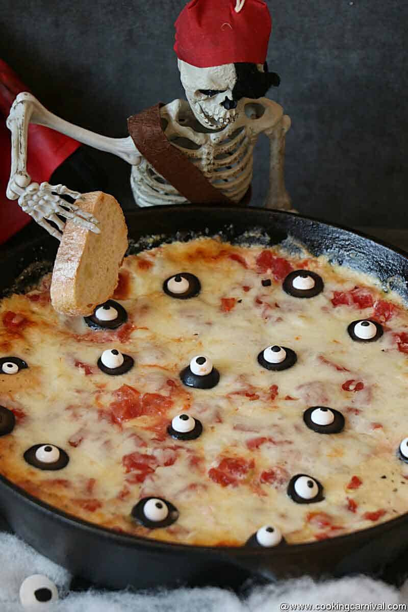 Monster pizza dip
