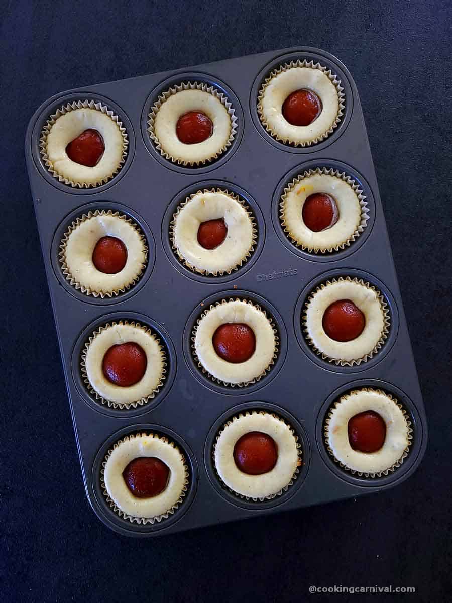 baked Gulab jamun cheesecake in muffin tray