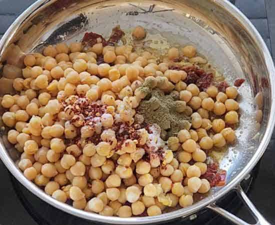 chickpeas. salt, poultry seasoning, and chili flakes.