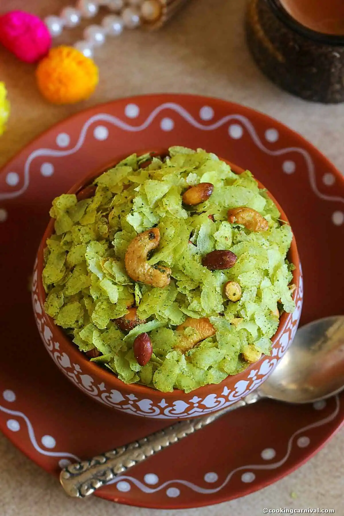 Pani puri chivda in a bowl.
