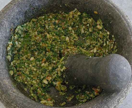 thecha in mortar and pestal.